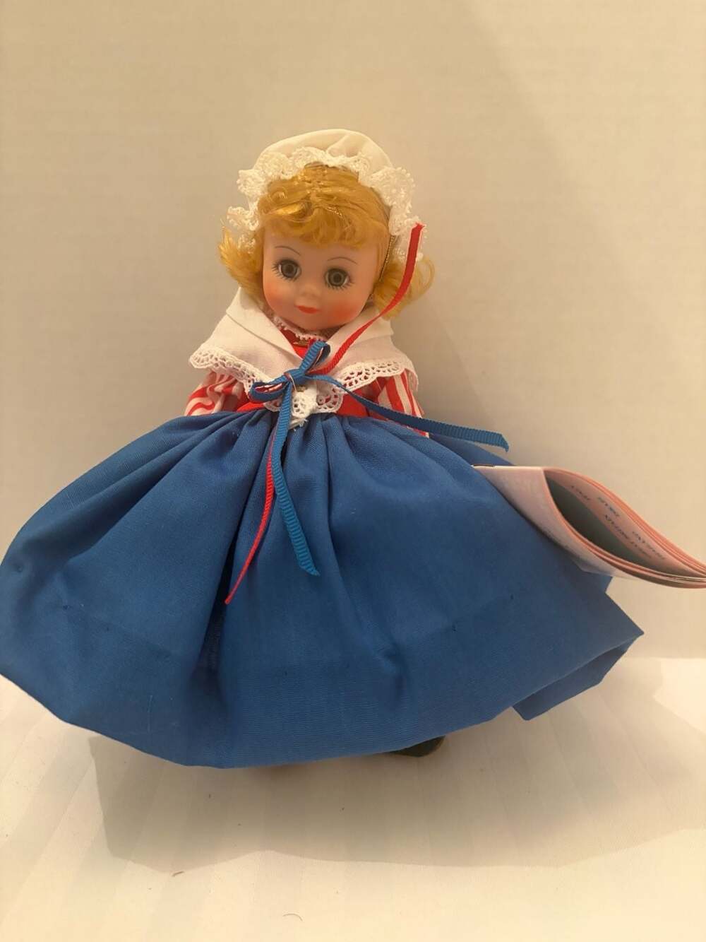 Madame Alexander Miniature Showcase United States Doll